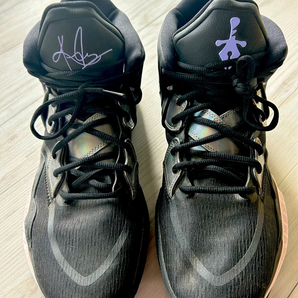Nike Kyrie Zoom like new